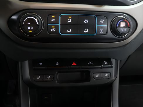 Used 2017 Chevrolet Colorado Z71 AWD/4WD image 10