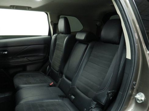 Used 2019 Mitsubishi Outlander SE FWD image 28