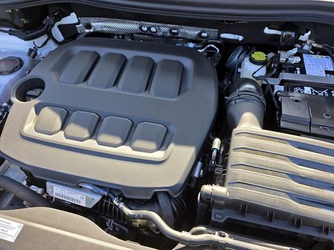 New 2026 Volkswagen Tiguan SE R-Line image 8