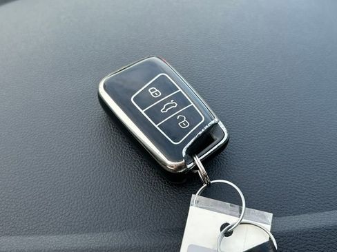 Used 2023 Volkswagen Taos S image 30