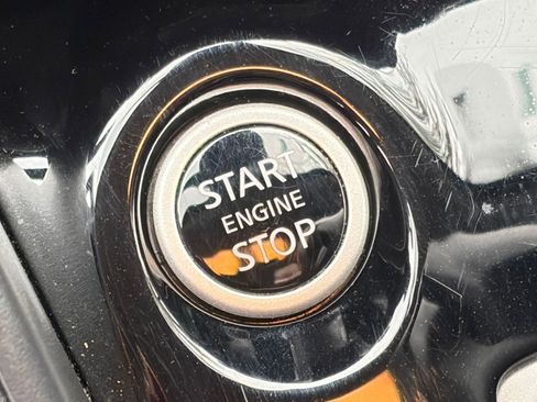 Used 2025 Nissan Versa SV image 18