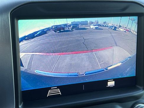 Used 2020 GMC Sierra 1500 SLE w/ SLE Value Package image 22