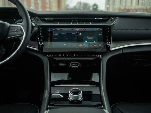 New 2026 Jeep Grand Cherokee L Limited AWD/4WD image 18
