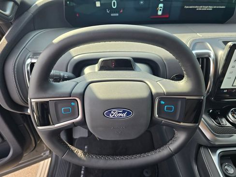 New 2027 Ford Expedition Platinum w/ Stealth Appearance Package AWD/4WD image 16