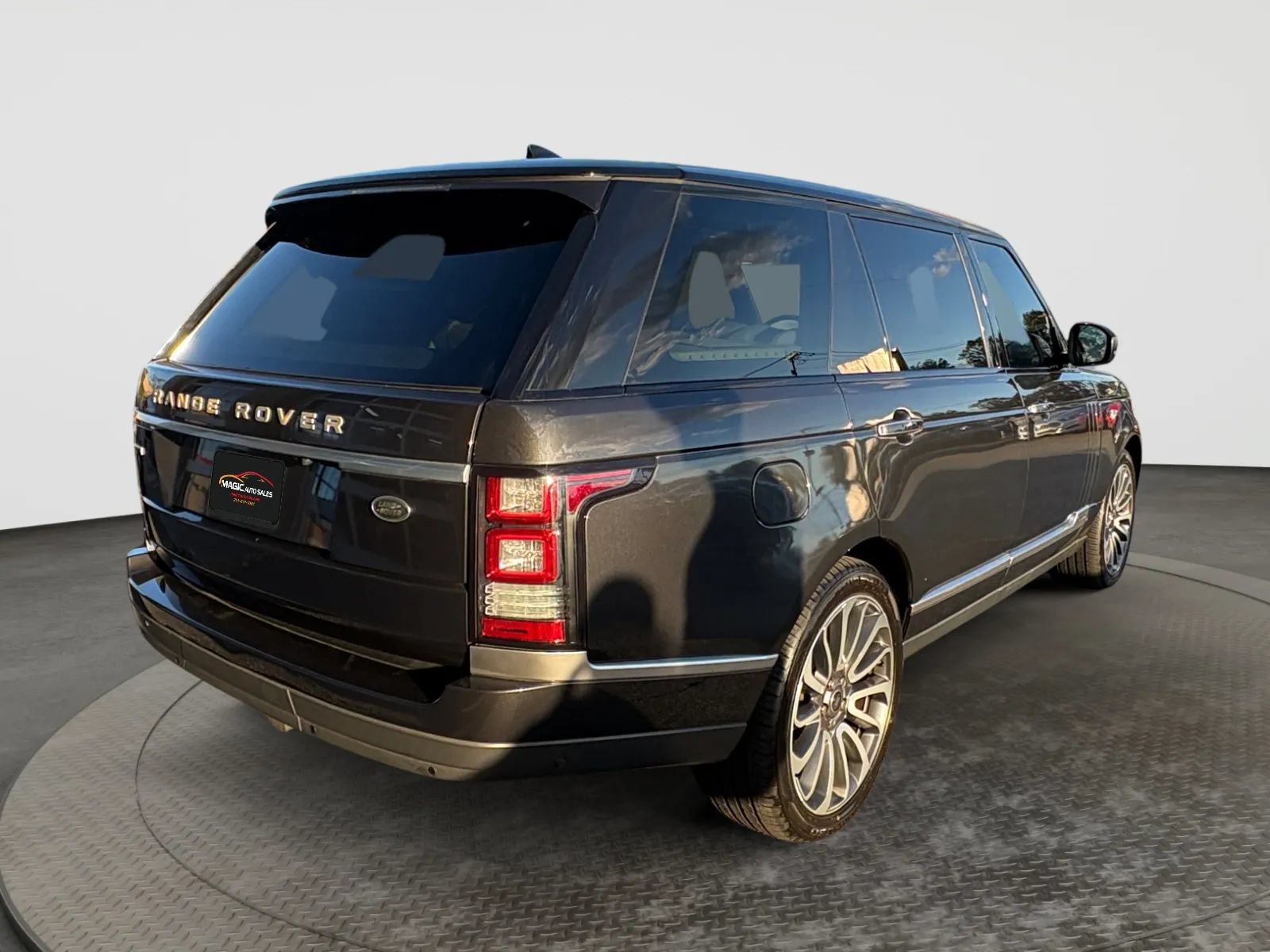 Used 2017 Land Rover Range Rover Long Wheelbase Autobiography AWD/4WD image 10