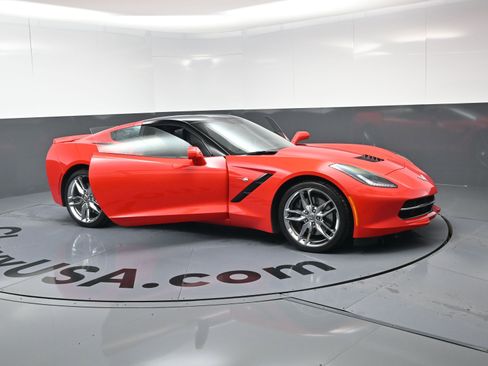 Used 2016 Chevrolet Corvette Stingray Coupe image 24