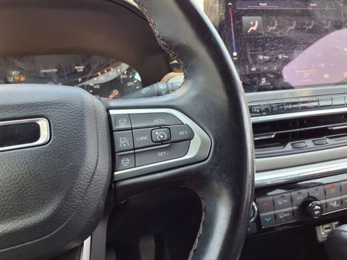 Used 2022 Jeep Compass Limited image 27