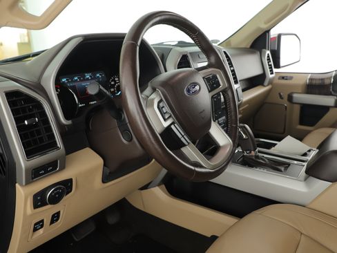 Used 2019 Ford F150 Lariat w/ Equipment Group 502A Luxury AWD/4WD image 8
