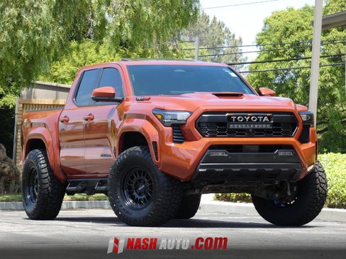 Used 2025 Toyota Tacoma TRD Sport w/ TRD Sport Premium Package AWD/4WD image 88