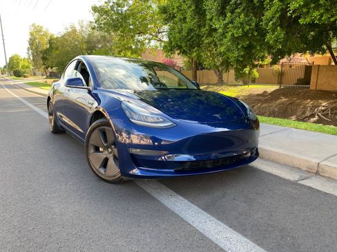 Used 2018 Tesla Model 3 Long Range RWD image 2