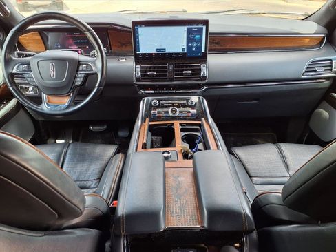 Used 2023 Lincoln Navigator L Black Label image 11