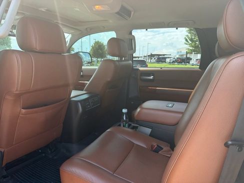 Used 2019 Toyota Sequoia Platinum AWD/4WD image 8