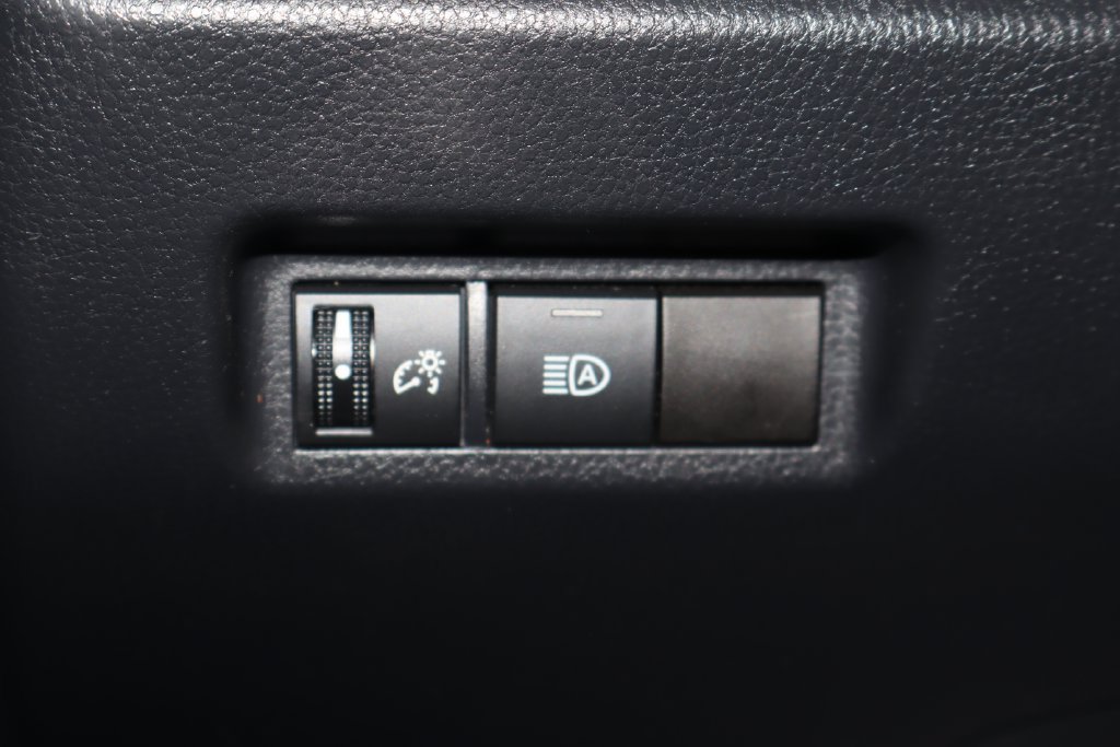 Used 2020 Toyota RAV4 XLE FWD image 20