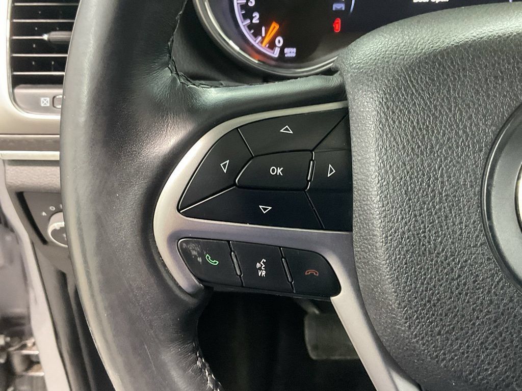 Used 2018 Jeep Grand Cherokee Limited AWD/4WD image 9