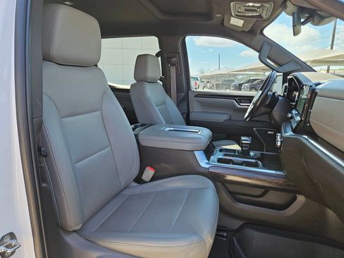 Certified 2022 GMC Sierra 1500 SLT w/ SLT Convenience Package image 29