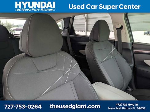 Certified 2022 Hyundai Tucson SEL FWD image 6