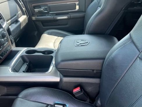 Used 2018 RAM 1500 Laramie w/ Convenience Group AWD/4WD image 17