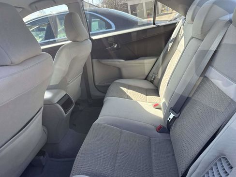 Used 2014 Toyota Camry LE image 8