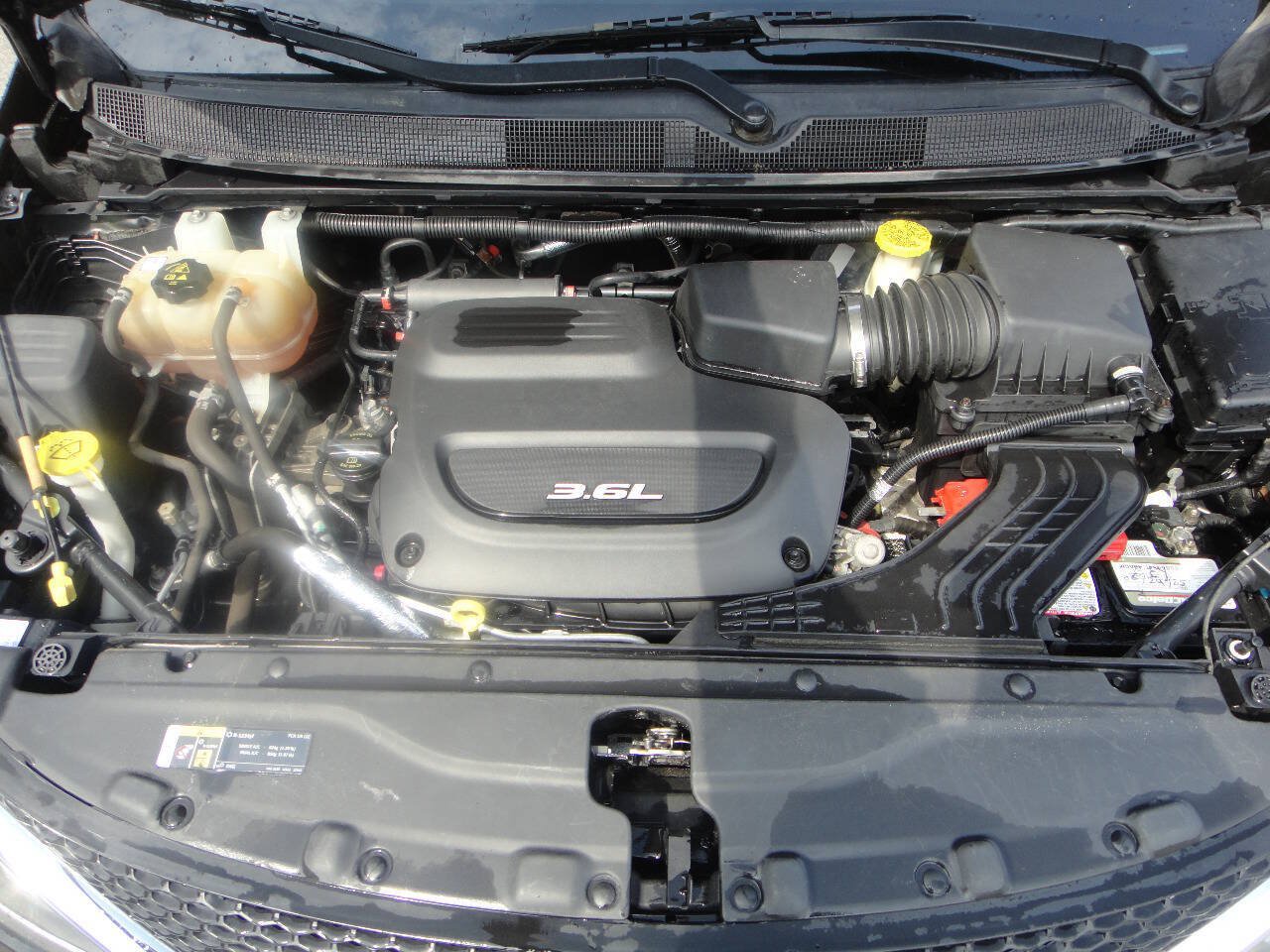 Used 2018 Chrysler Pacifica Touring-L FWD image 17