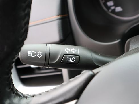 Used 2020 GMC Terrain SLT w/ Elevation Edition image 35