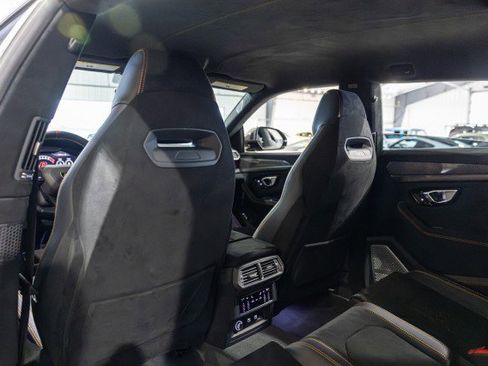 Used 2024 Lamborghini Urus Performante image 46