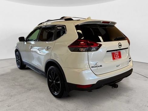 Used 2018 Nissan Rogue SV w/ Premium Package AWD/4WD image 3