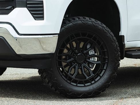 Used 2023 Chevrolet Silverado 1500 LT w/ Protection Package image 3