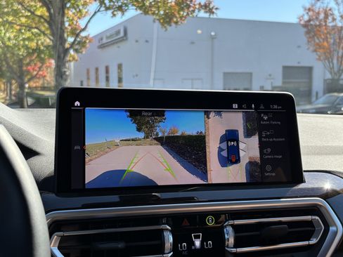 Certified 2025 BMW X4 xDrive30i image 23