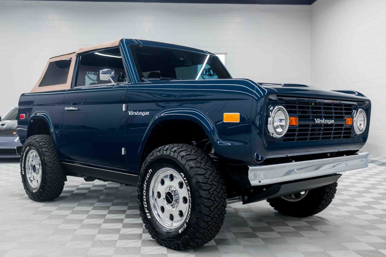 Used 2024 Ford Bronco Black Diamond AWD/4WD image 11