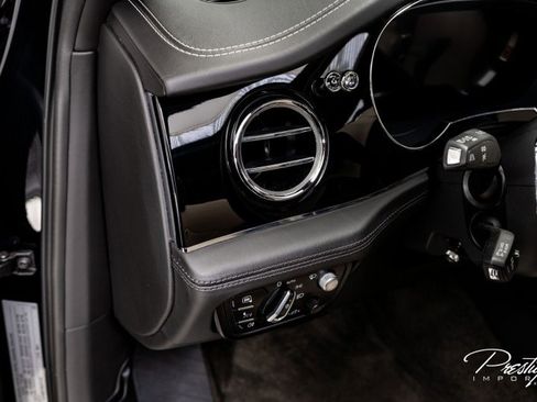 Used 2022 Bentley Bentayga image 28
