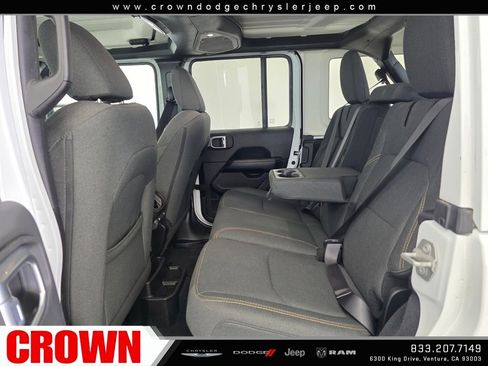 Used 2024 Jeep Wrangler Unlimited Sahara image 18