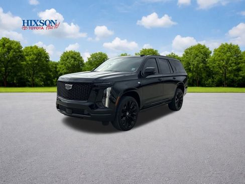 Used 2025 Cadillac Escalade Sport Platinum w/ LPO, ONYX Package image 3