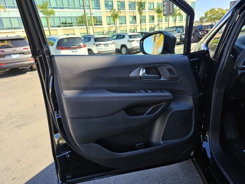 New 2026 Chrysler Pacifica Select image 22
