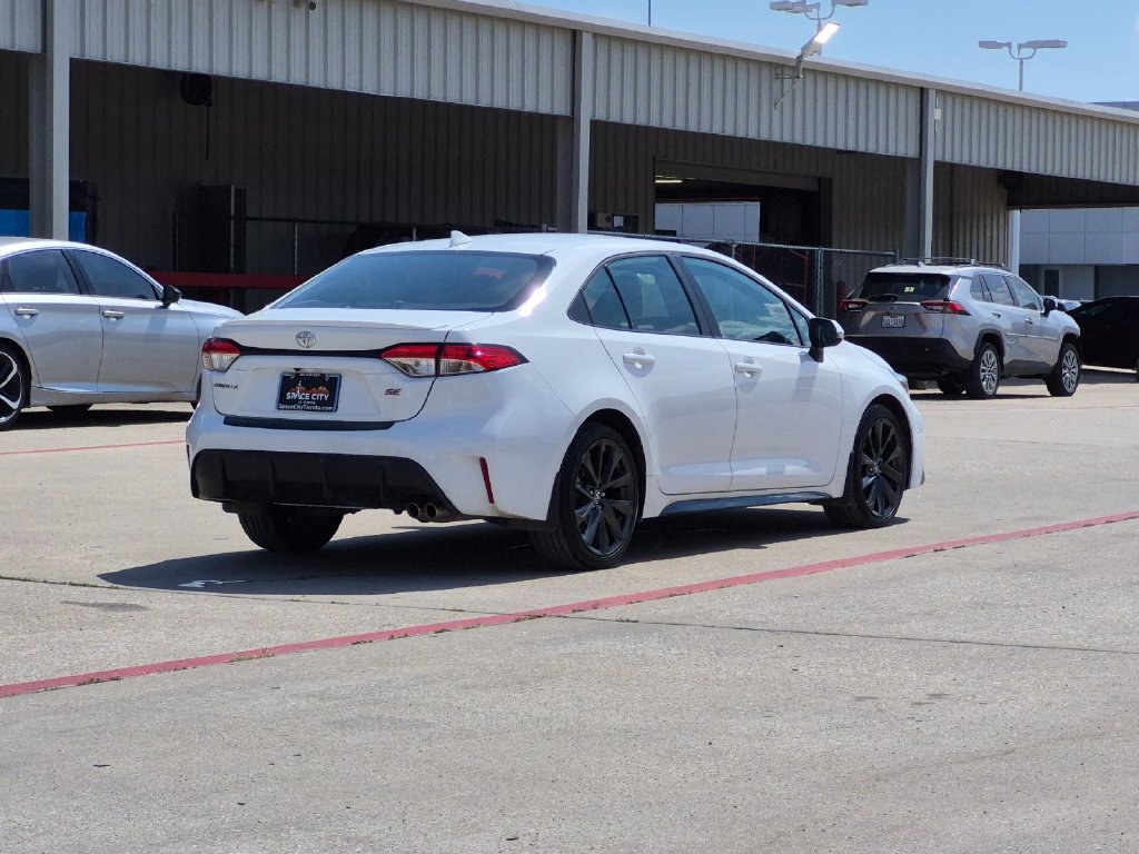 Certified 2024 Toyota Corolla SE w/ SE Premium Package FWD image 6