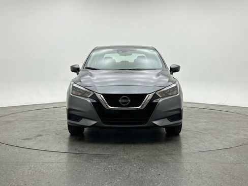 Used 2025 Nissan Versa SV image 2