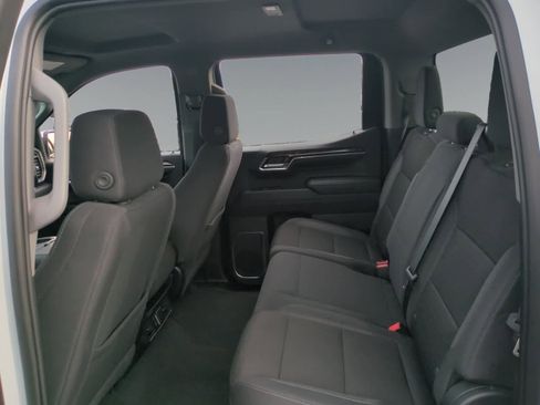 Used 2024 GMC Sierra 1500 SLE image 13