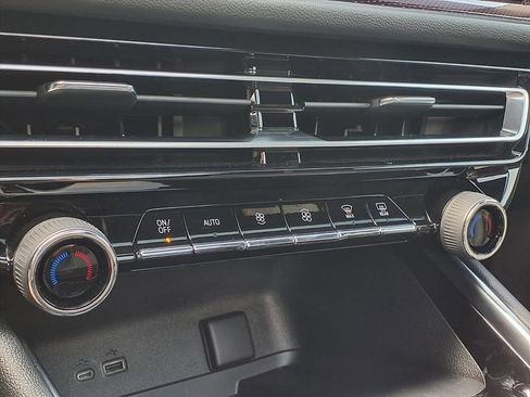 Used 2024 Chevrolet Traverse RS image 23