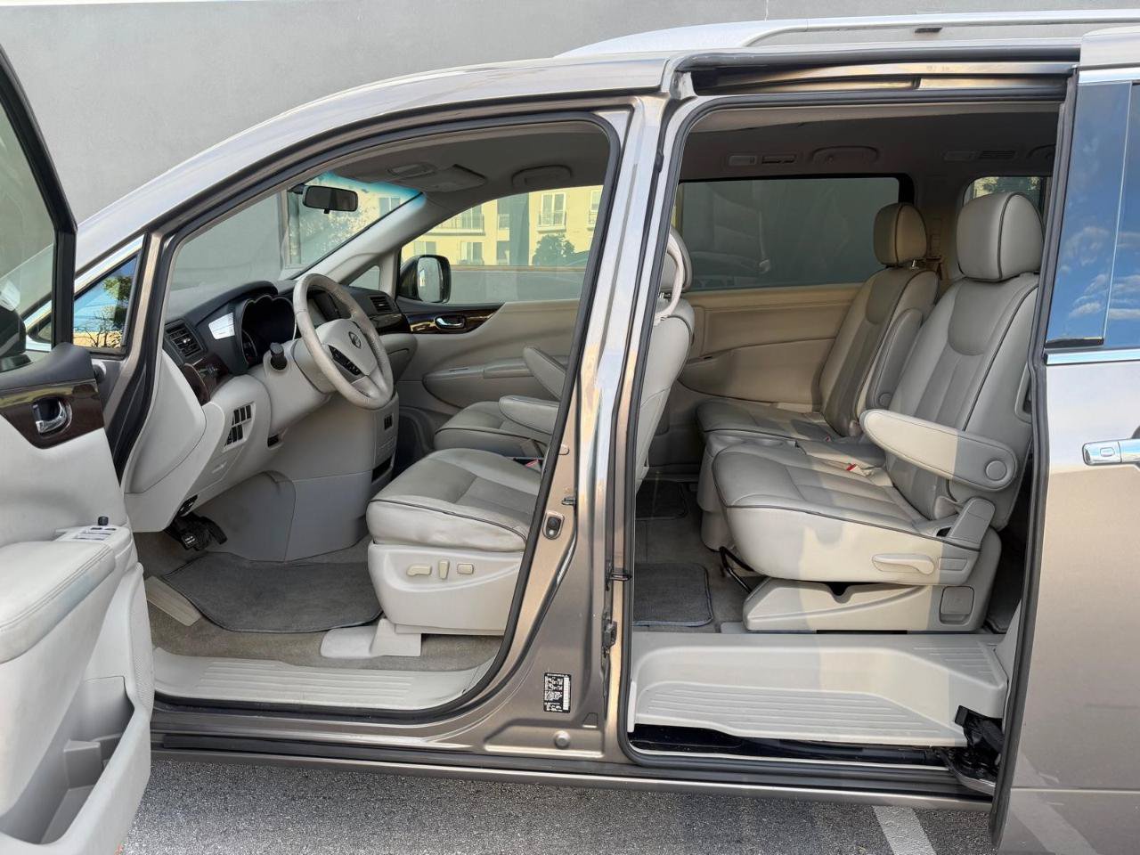 Used 2016 Nissan Quest SV w/ Leather Package FWD image 20