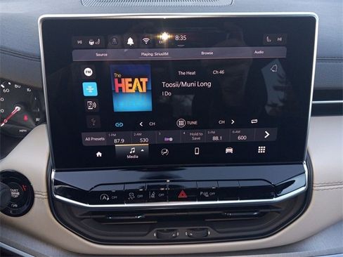 Used 2025 Jeep Compass Limited image 14