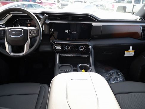 New 2026 GMC Sierra 3500 Denali w/ Technology Package image 21