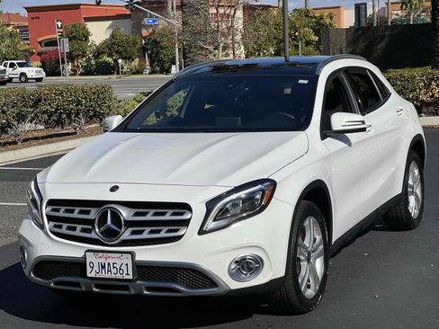 Used 2019 Mercedes-Benz GLA 250 4MATIC w/ Premium Package image 14