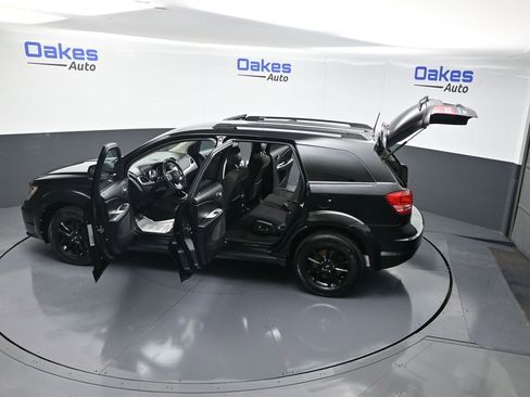 Used 2020 Dodge Journey SE w/ SE Popular Equipment Group image 57