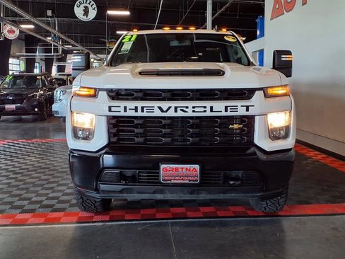 Used 2021 Chevrolet Silverado 2500 Custom w/ Custom Value Package AWD/4WD image 2