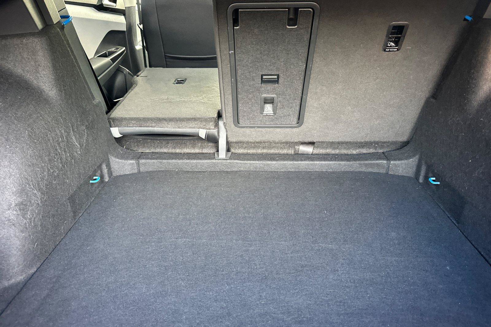Used 2022 Volkswagen Taos SEL w/ Panoramic Sunroof Package FWD image 14