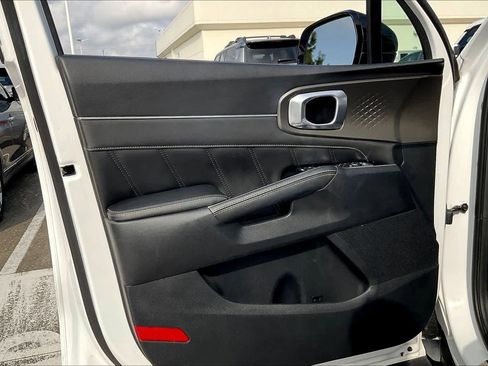 Used 2022 Kia Sorento SX image 18