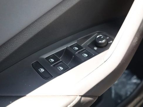 New 2026 Volkswagen Jetta SE FWD image 15
