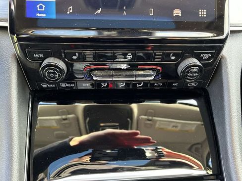 Used 2022 Jeep Grand Cherokee Limited AWD/4WD image 21