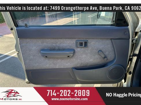 Used 2000 Toyota Tacoma Short Bed image 32