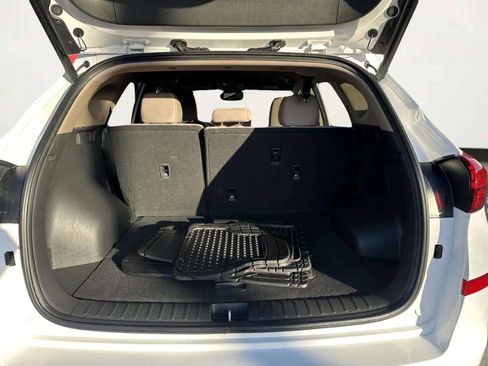 Used 2019 Hyundai Tucson Sport image 11