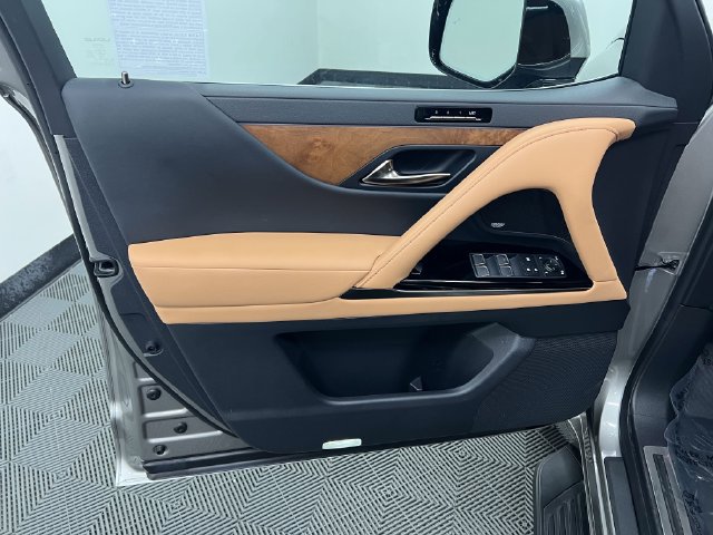 Certified 2025 Lexus LX 600 4WD w/ Accessory Package (2T) image 9